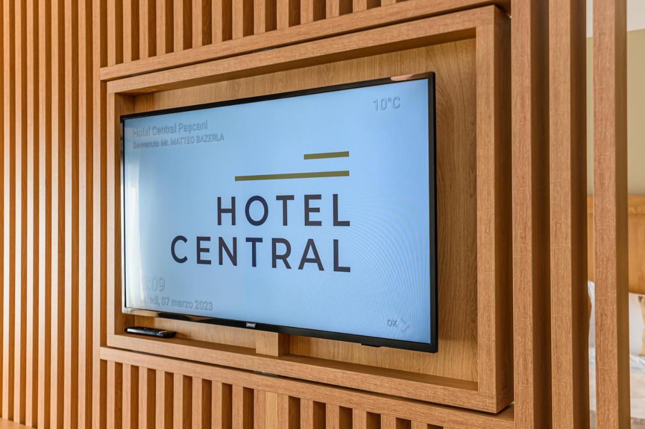 Hotel Central Pascani Bagian luar foto