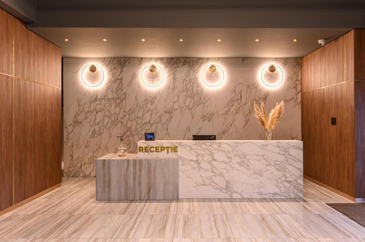 Hotel Central Pascani Bagian luar foto